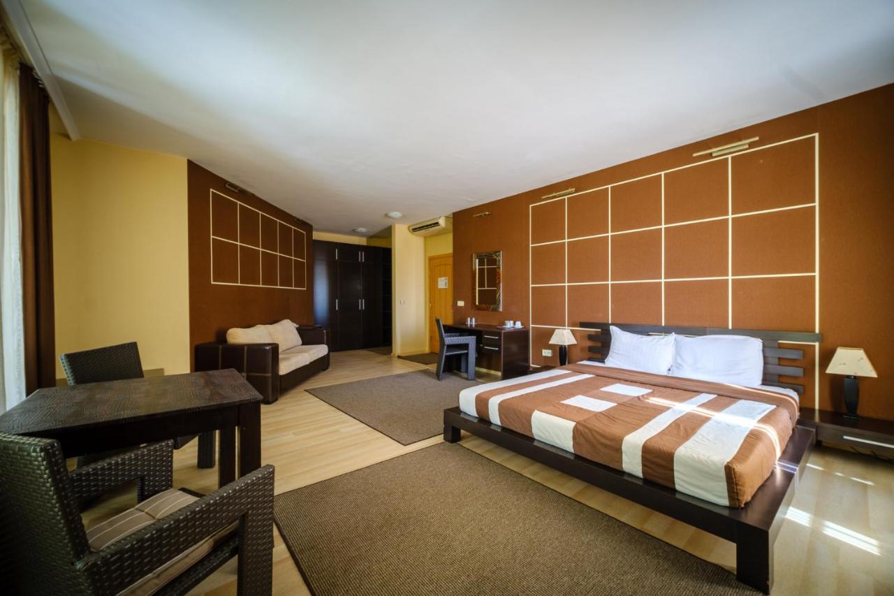 Family Hotel Classic Varna Exterior foto