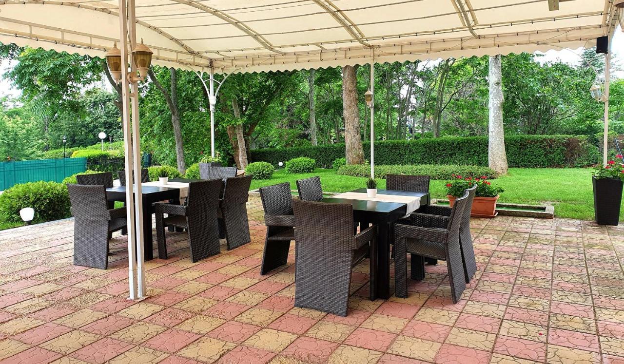 Family Hotel Classic Varna Exterior foto